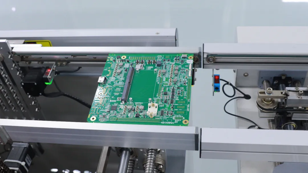 SMT加工中怎样有用控制电子元件消耗？尊龙凯时为您揭秘！