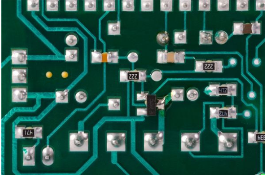 How to Synthesize Crystal Oscillator Circuit in PCB Design