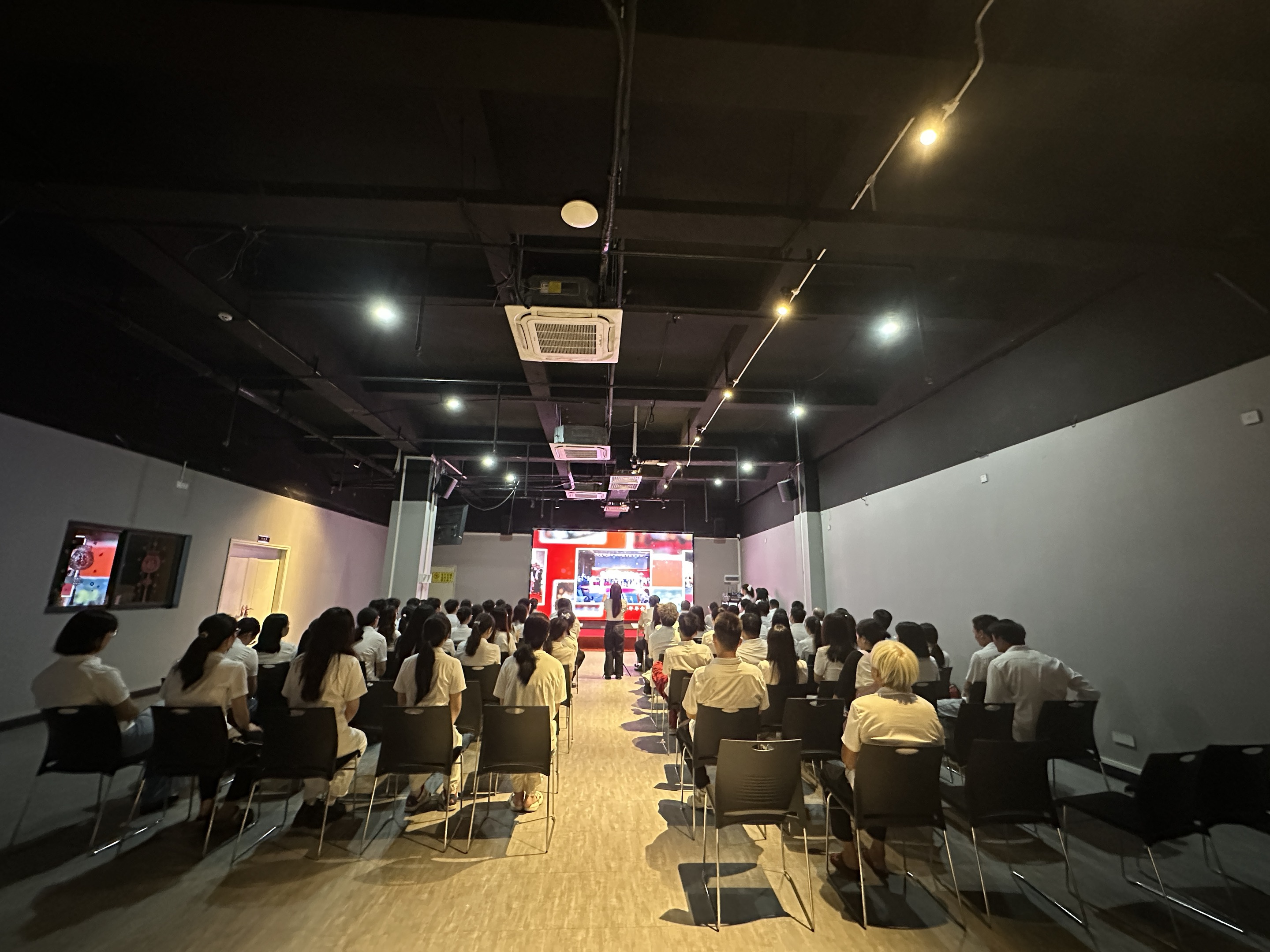 a232ecd9-4d3f-40e9-8c8d-62c3441250f4